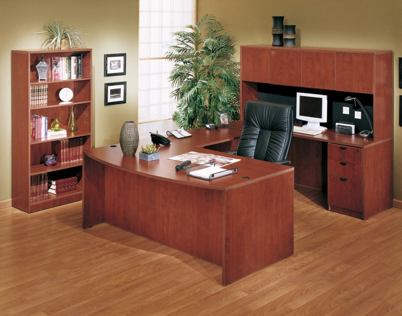 Double Diamond Office Suite with Hutch