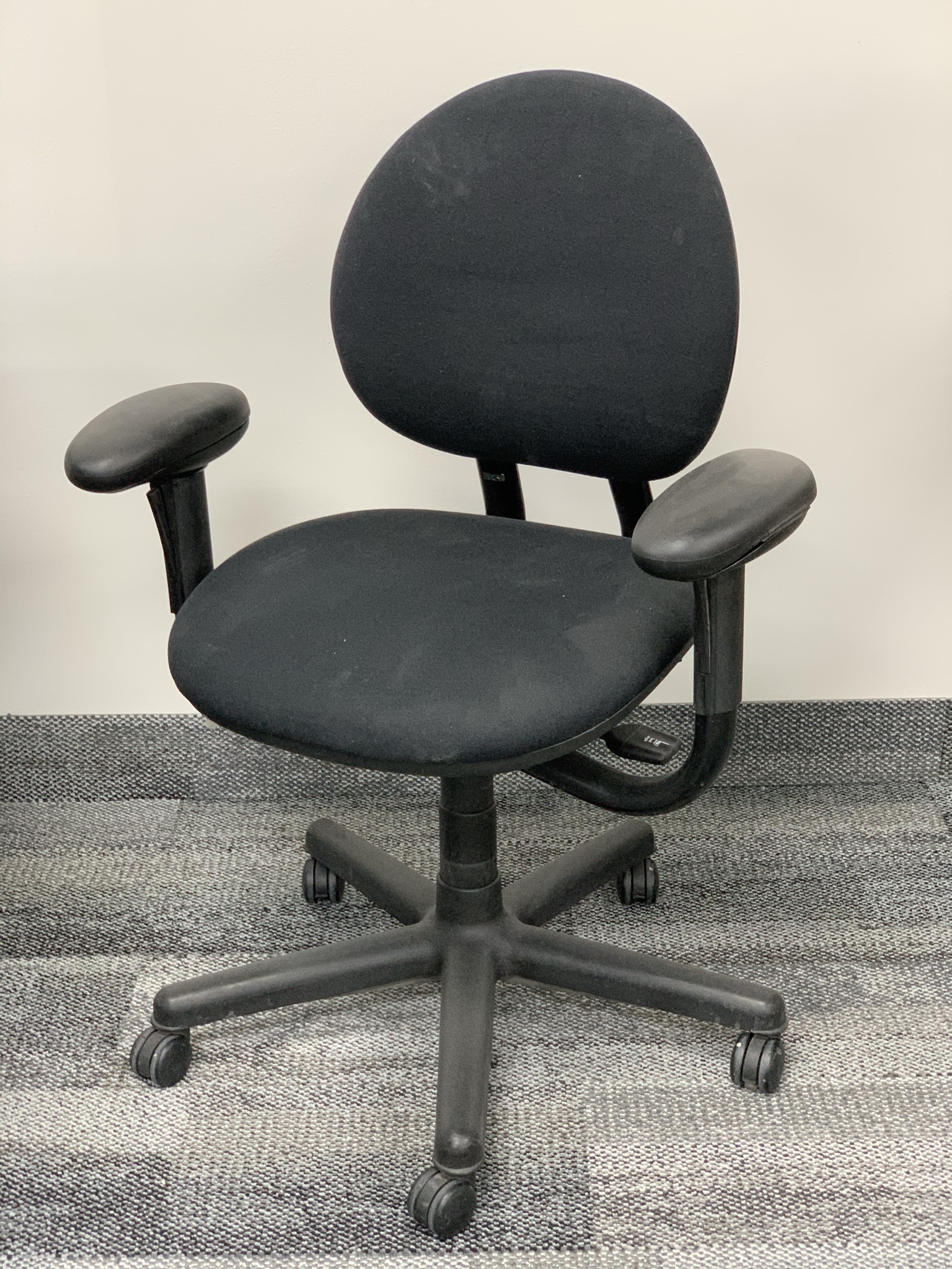 Steelcase Criterion in Black